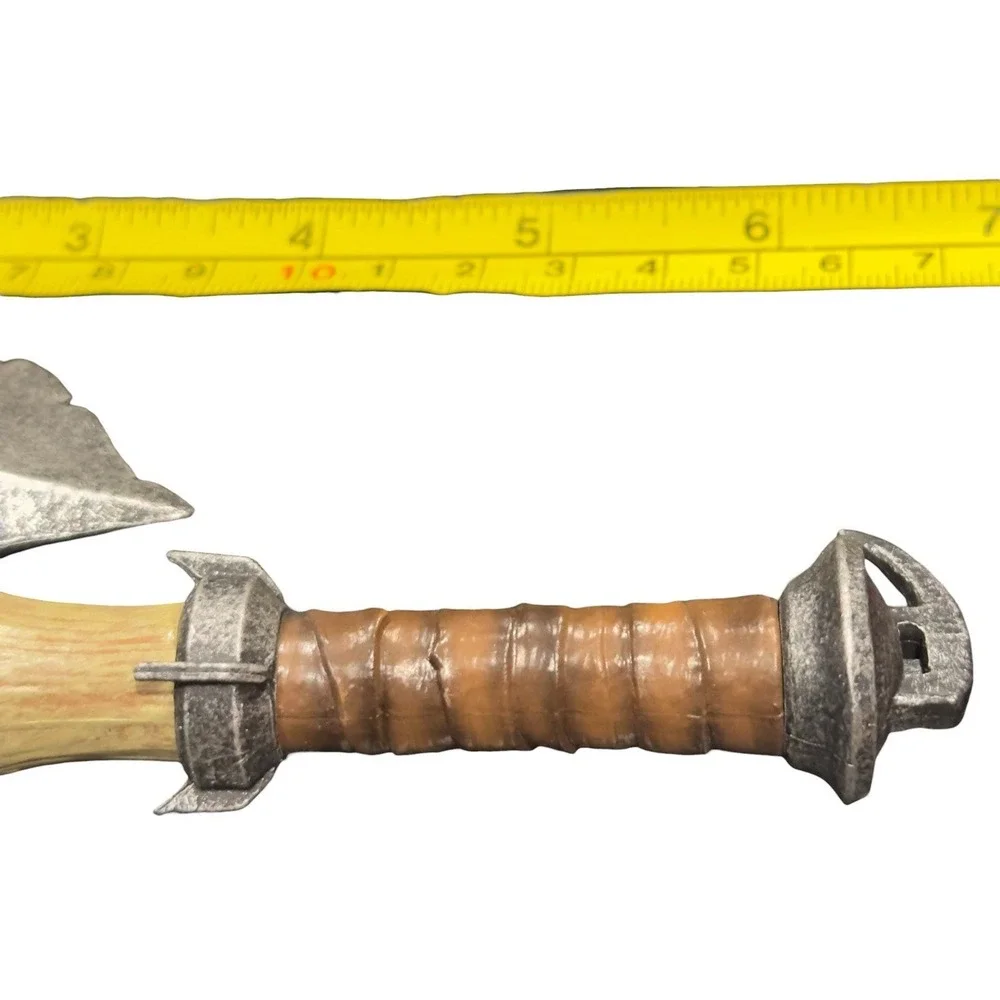 Warcraft: Axe of Durotan 1/6 Scale Collectible Weapon‎